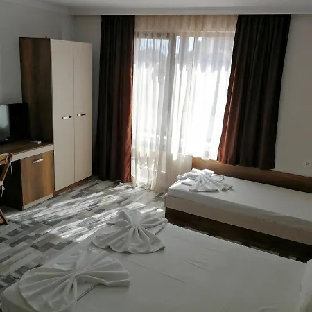 флора ゲストハウス