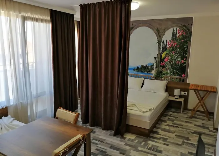 флора 3* Pomorie