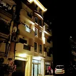 флора Pensiune Pomorie