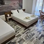 флора Pensiune 3*