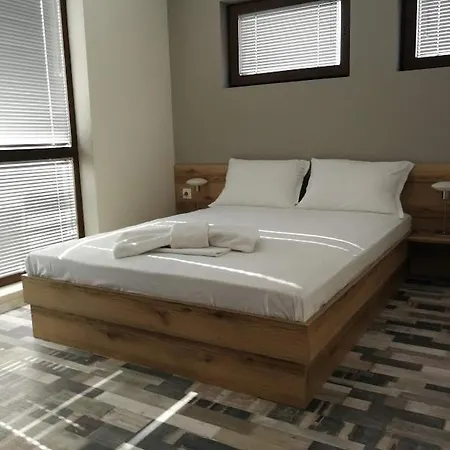 флора Guest house